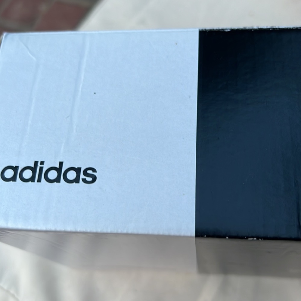 Adidas - Picture 5 of 8